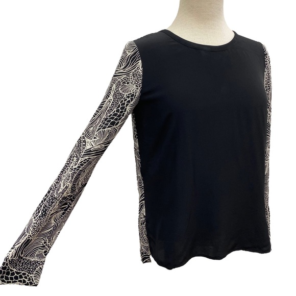 DIANE VON FURSTENBERG Black and White Silk Long Sleeve Top - Picture 2 of 8